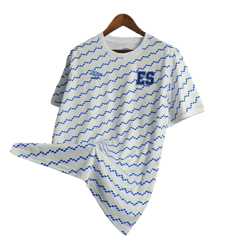 Miniatura: Camisa El Salvador 23/24 - Torcedor Umbro Masculina - Branca com detalhes em azu