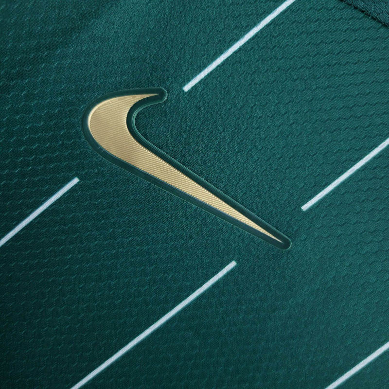 Miniatura: Camisa Sporting Lisboa 24/25 - Torcedor Nike Masculina - Verde com detalhes em d