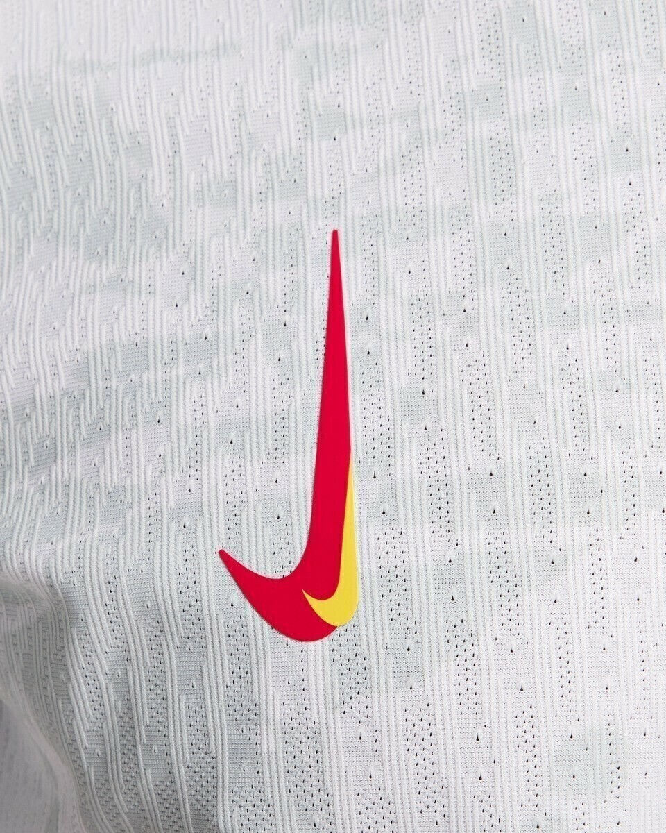 Miniatura: Camisa Liverpool III 24/25 - Torcedor Nike Masculina - Branca com detalhes em ve