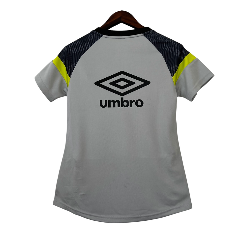 Miniatura: Camisa Grêmio Treino 23/24 - Torcedor Umbro Feminina - Cinza com detalhes em pre