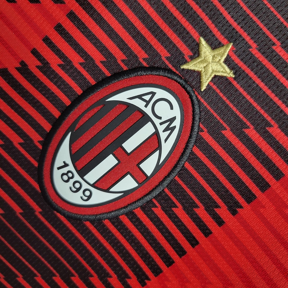 Miniatura: Camisa AC Milan I 23/24 - Torcedor Puma Masculina - Vermelha e preta