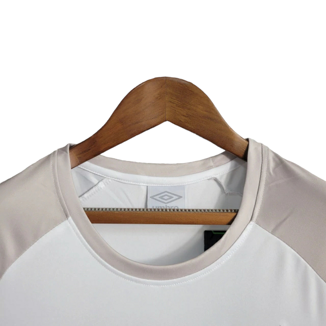 Miniatura: Camisa Fluminense Treino II 23/24 - Torcedor Umbro Feminina - Branca com detalhe