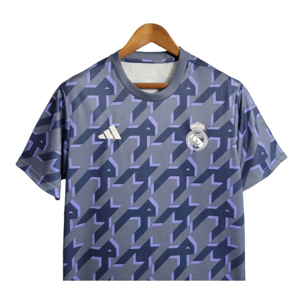Camisa Real Madrid Treino 23/24 - Torcedor Adidas Masculina - Cinza com detalhes