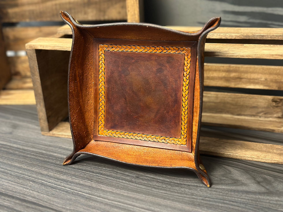Thumbnail: Braided Border  Dice Tray