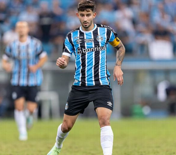 Villasanti manifesta desejo de deixar o Grêmio e atuar no Palmeiras