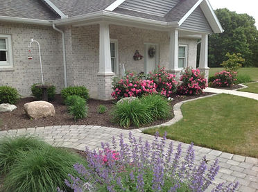 Dave's Lawnscaping hardscape project; Farmview Landscape Center hardscaping materials