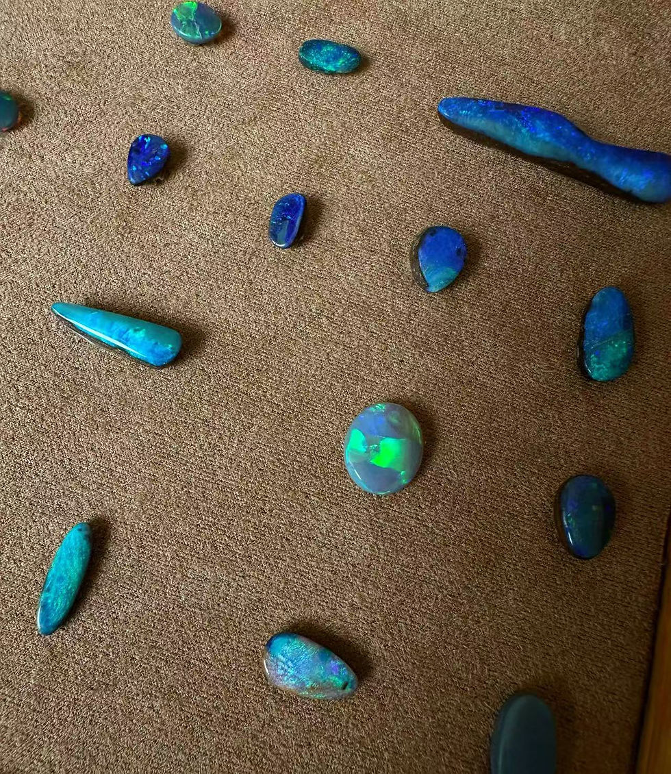 Thumbnail: Clown-colored Black Opal
