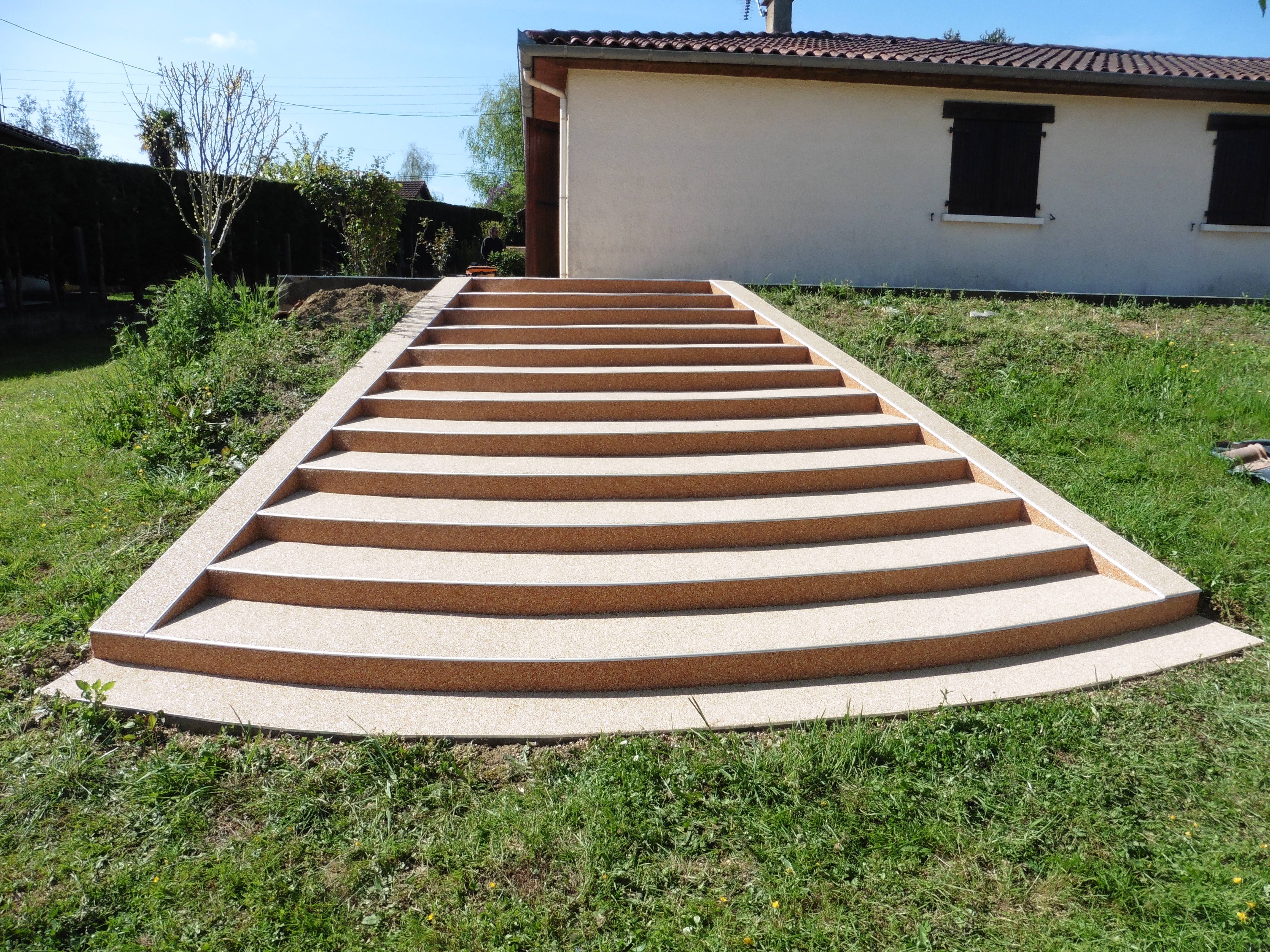 Escalier beige saumoné