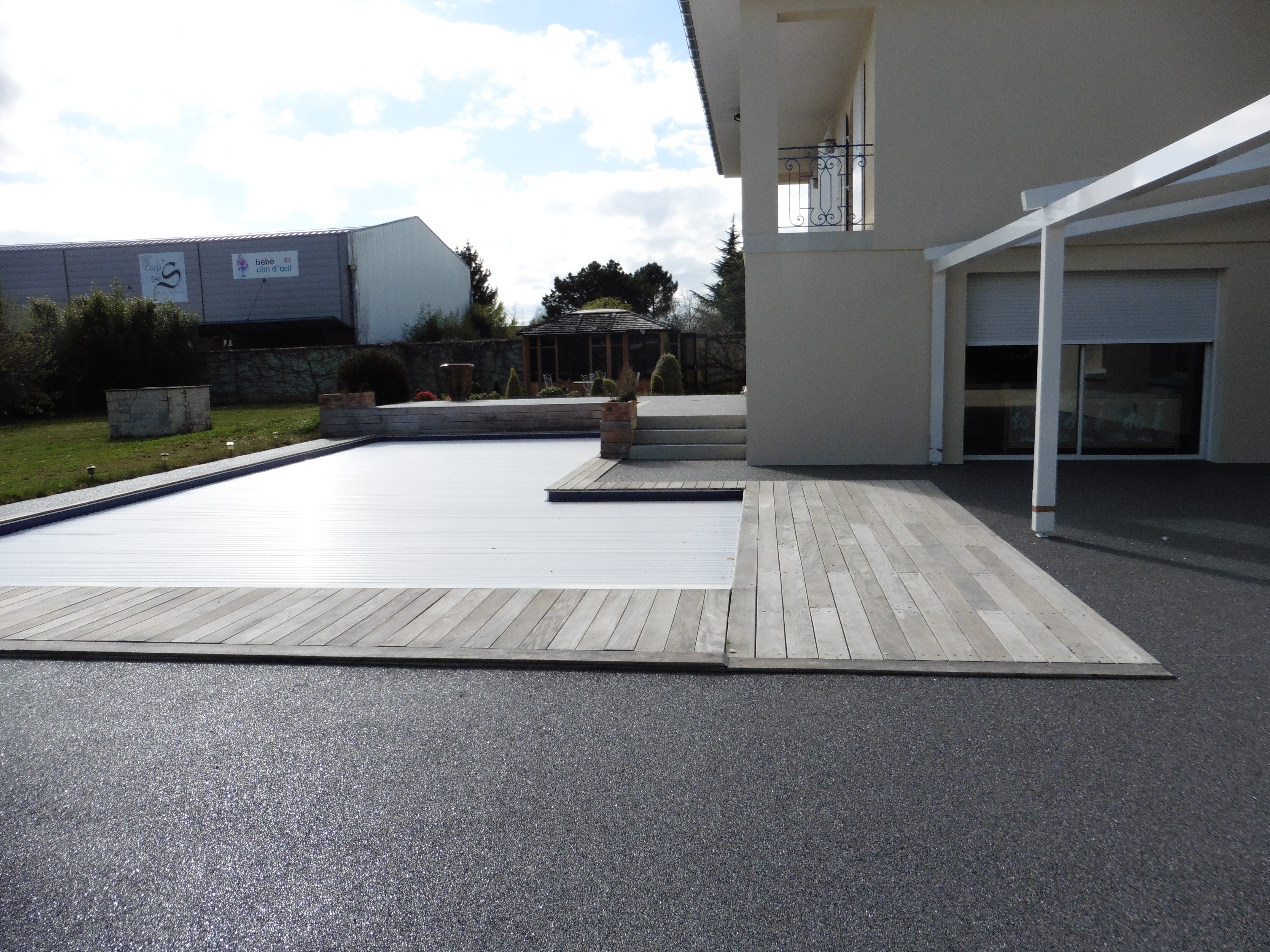 Tour de piscine Colayrac St Cirq
