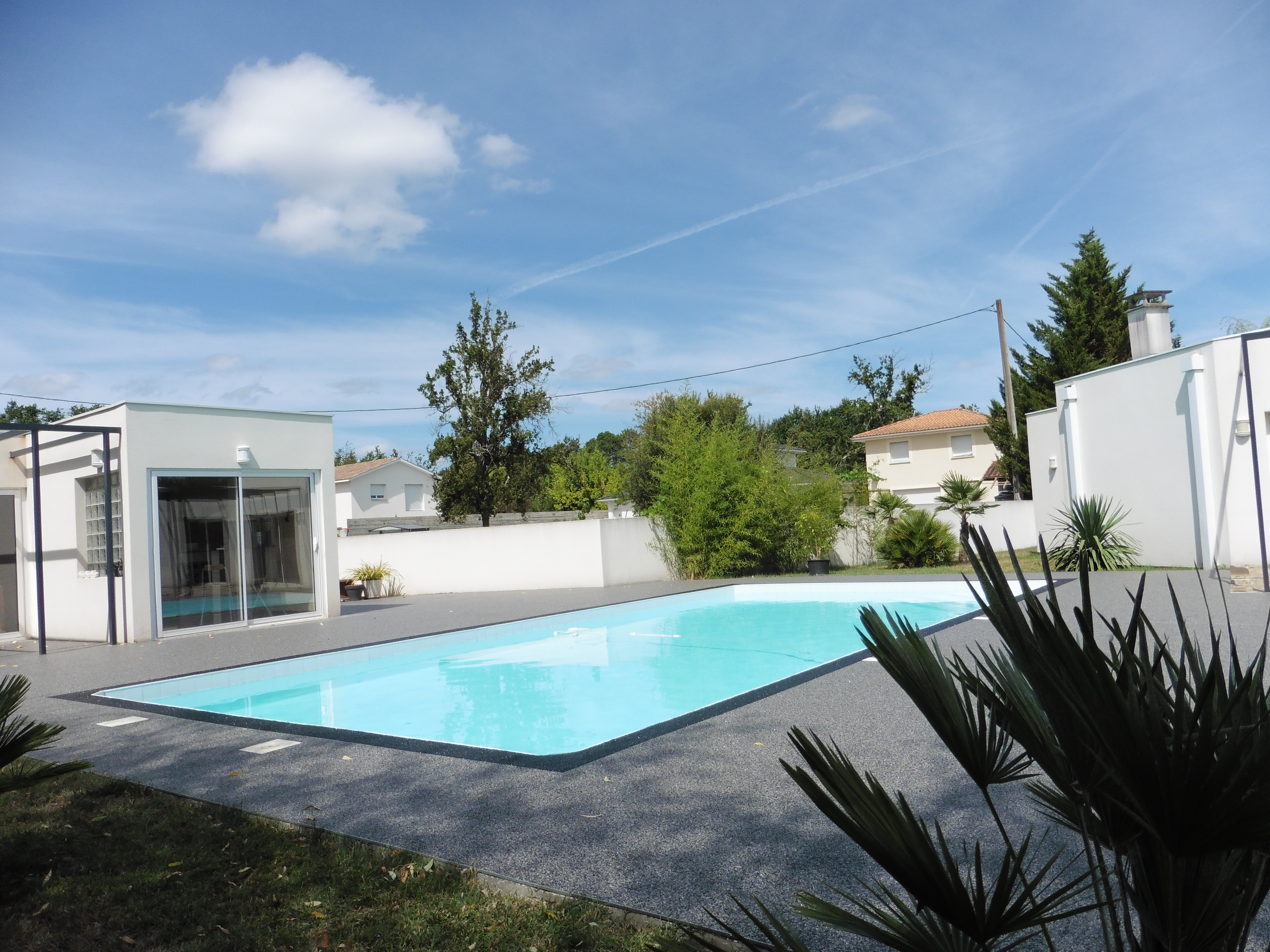 Tour de piscine gris foncé Pessac