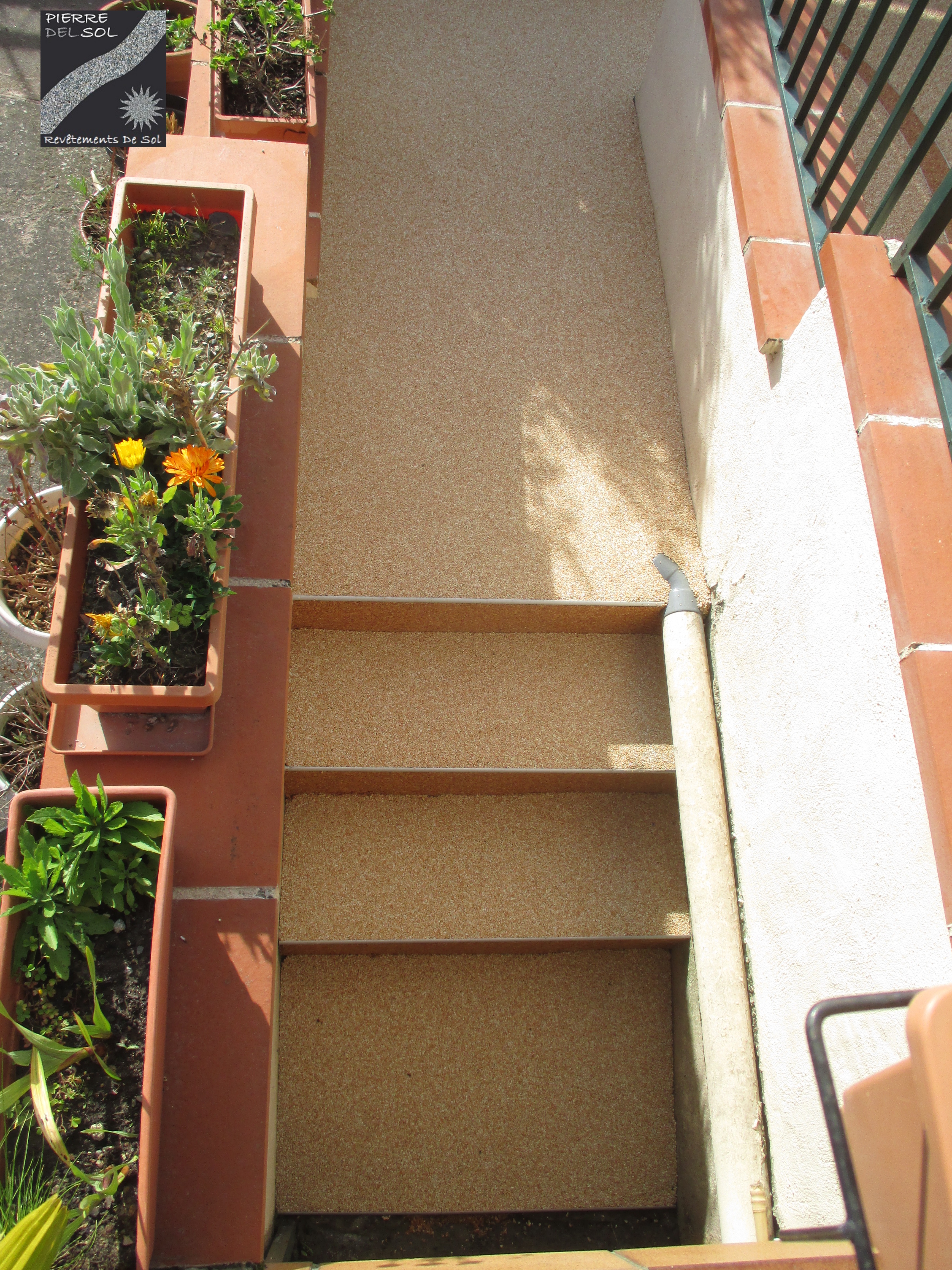 Escalier beige saumoné et saumon