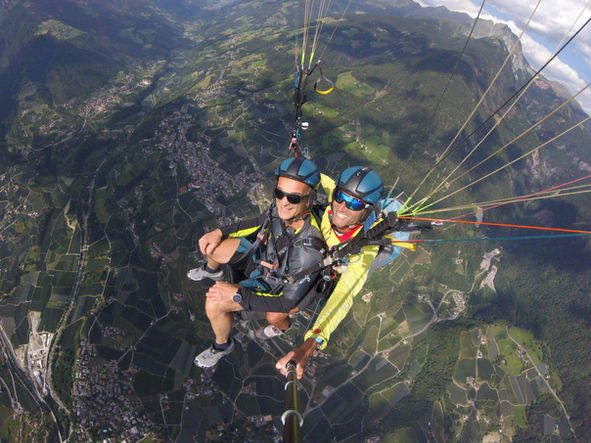 Tandemflug über dem Passeiertal gestartet vom Hirzer