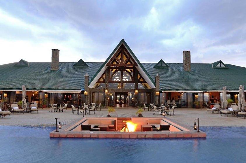 Luxury Lodge / Premium Tented Camp (Top Comfort)
