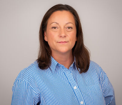 KellyD headshot.jpg