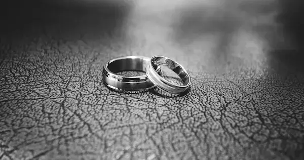 Dos anillos de plata