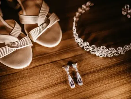 Accesorios para novias: detalles que completan un look nupcial perfecto