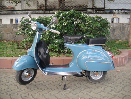 This Blue 1963 Vespa VBB had been offered as a replacement by the Verwood Vespa Scooter Museum and Aquaponics Centre but subsequently deemed "inappropriate" by Dorset Veterinarians Motorised Light Infantry Lambretta Display Team colour-co-ordination scrutineers.