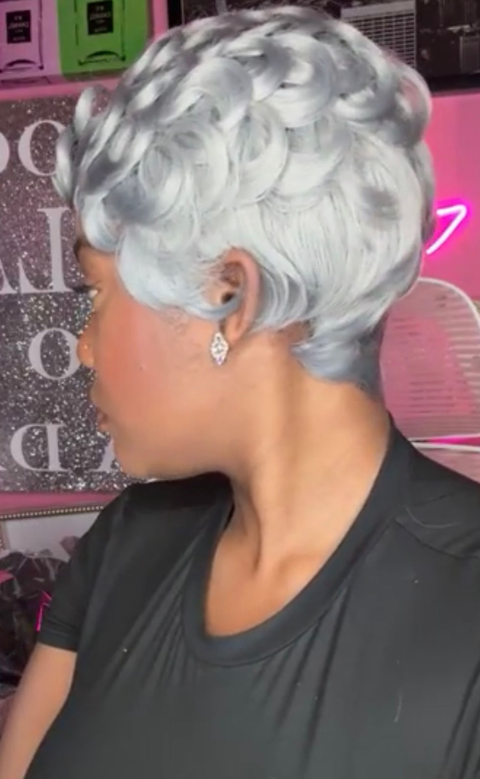 Thumbnail: Pin curl pixie