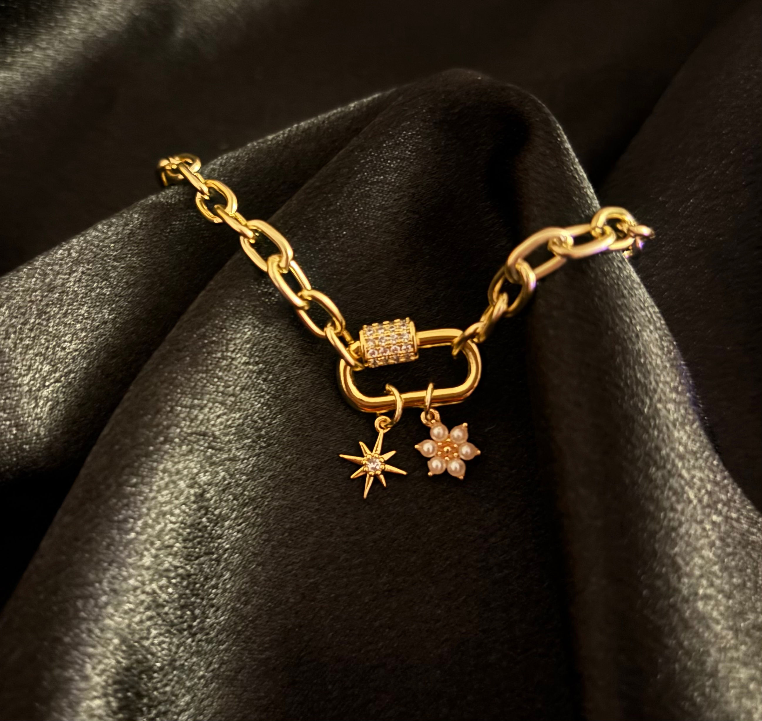 Gold Chain Bracelet - Gold Carabiner With a Star/Snowflake
