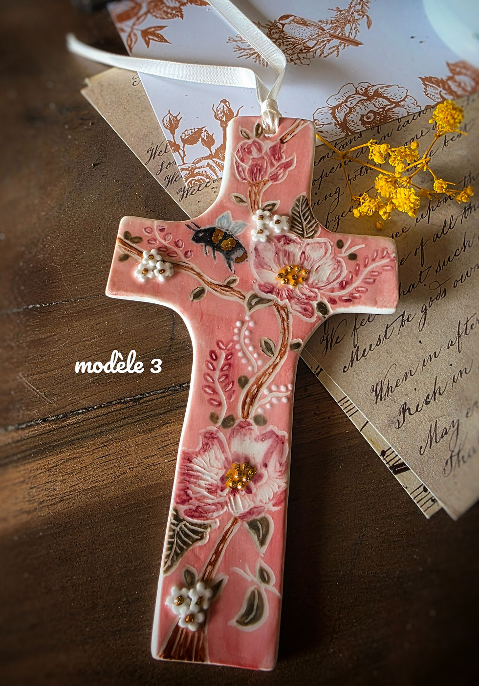 Miniature : Croix Florale en porcelaine ( pièce UNIQUE )
