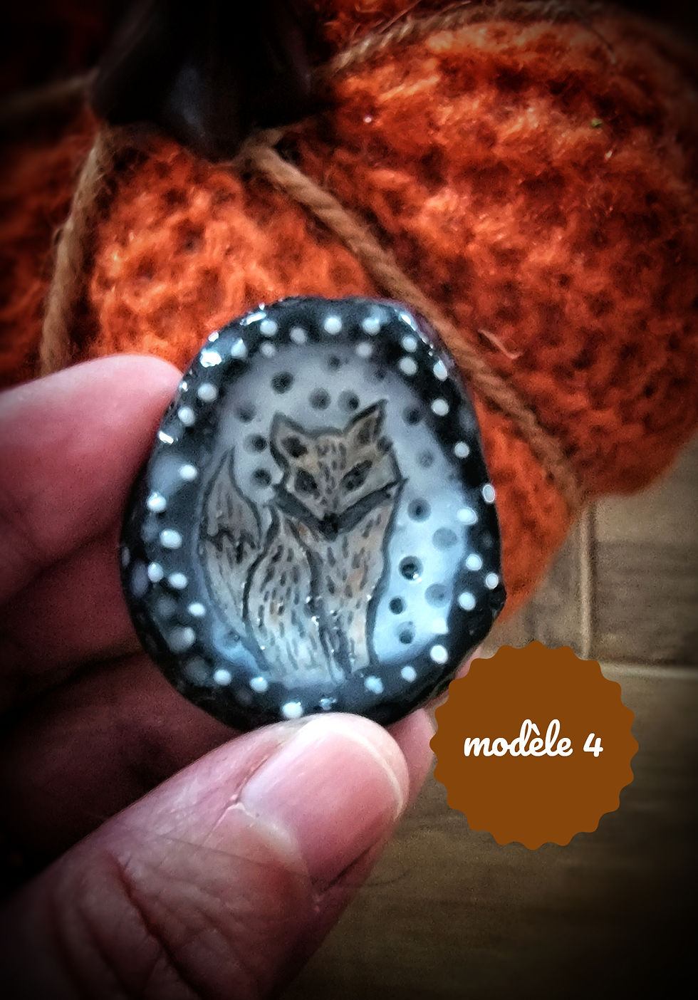 Miniature : " RENARD "galet d'apaisement et son joli pochon