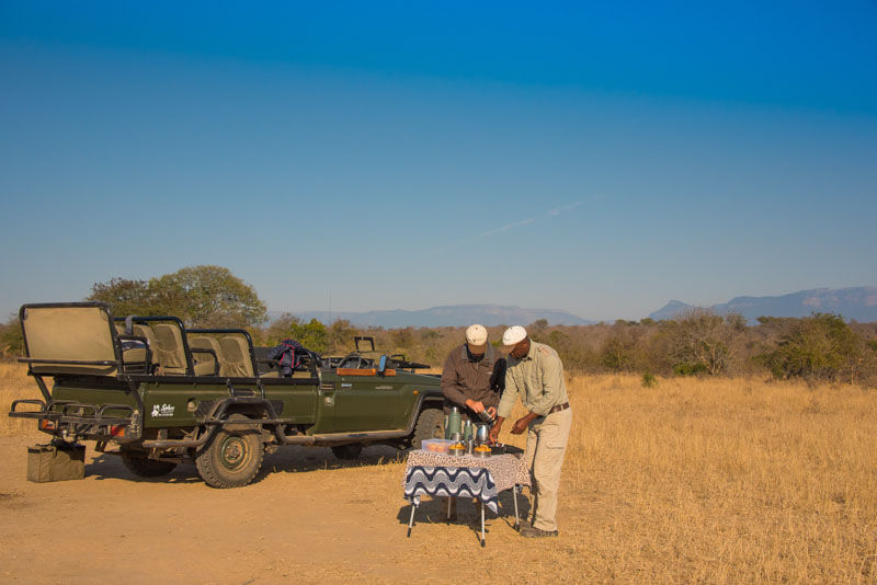Thornybush Waterbuck Lodge Game Drive Drinks