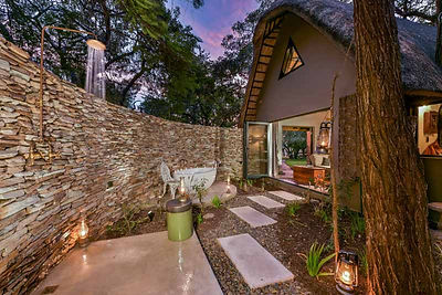 tengile_river_lodge_boma_outdoor_dining