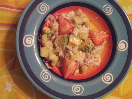Salade de crabe et de fraises au citron vert
