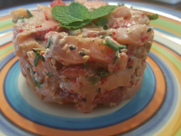 Tartare au deux saumon, fraises et menthe