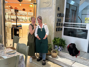 Όταν το σπιτικό φαγητό βγαίνει έξω… πάει στη στοά της Ξενοφώντος!