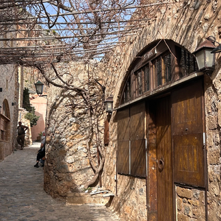 Η Μονεμβασιά το τριήμερο της Πρωτομαγιάς συνθέτει μια εμπειρία ιστορίας, τοπίου και γαστρονομίας, που ολοκληρώνεται με γευσιγνωσία στο Monemvasia Winery Tsimbidi.