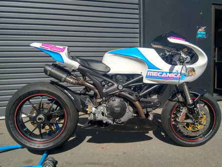 New Race Bike. Mecanica M1100RS