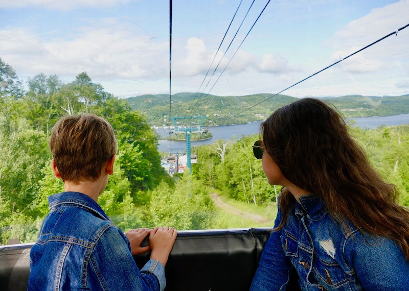 Montée en télécabine panoramique à Mont-Tremblant