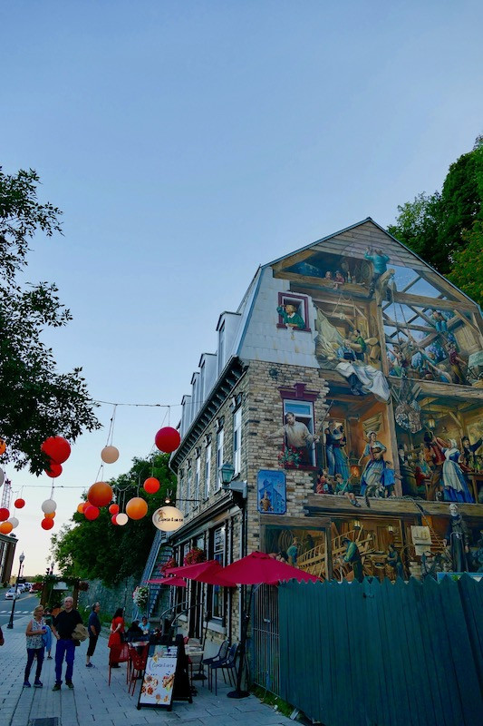 fresque quartier du petit champlain
