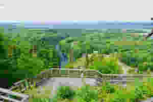 Au sommet du village de Val-Jalbert - vue sur le lac St-jean
