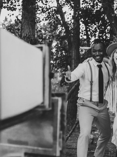 when to send wedding invitations