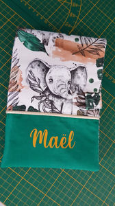protege carnet sante safari vert gazon.jpeg