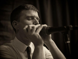 How Do You Play a Harmonica? A Beginner's Guide to Single Notes.