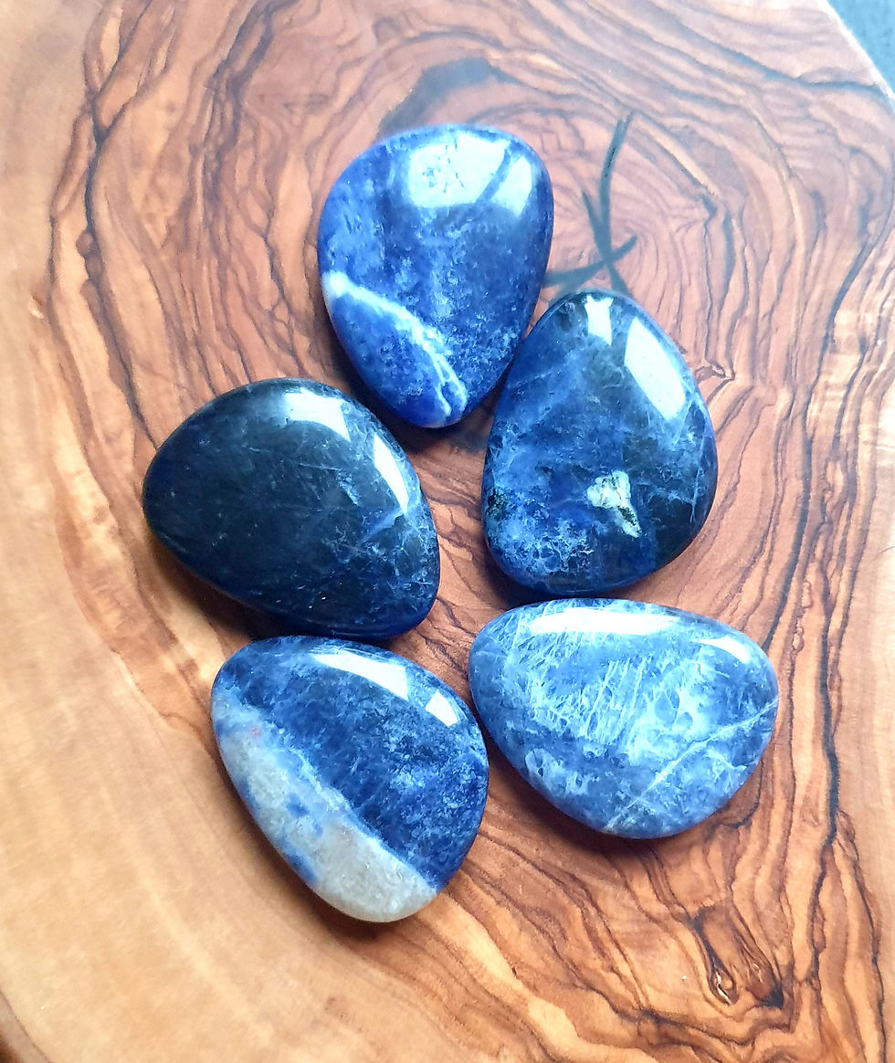 Thumbnail: Soldalite thumb stone