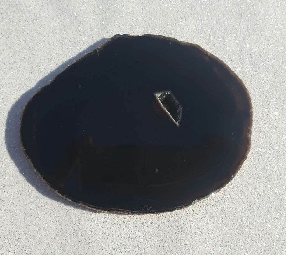 Black agate slice