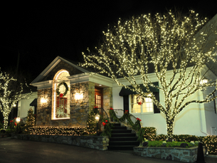Holiday Lighting Tips for Waxhaw Homeowners
