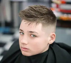moderne-stachelige-haarschnitte-mit-undercut-als-beliebte-frisuren-fuer-teenager-jungs-202