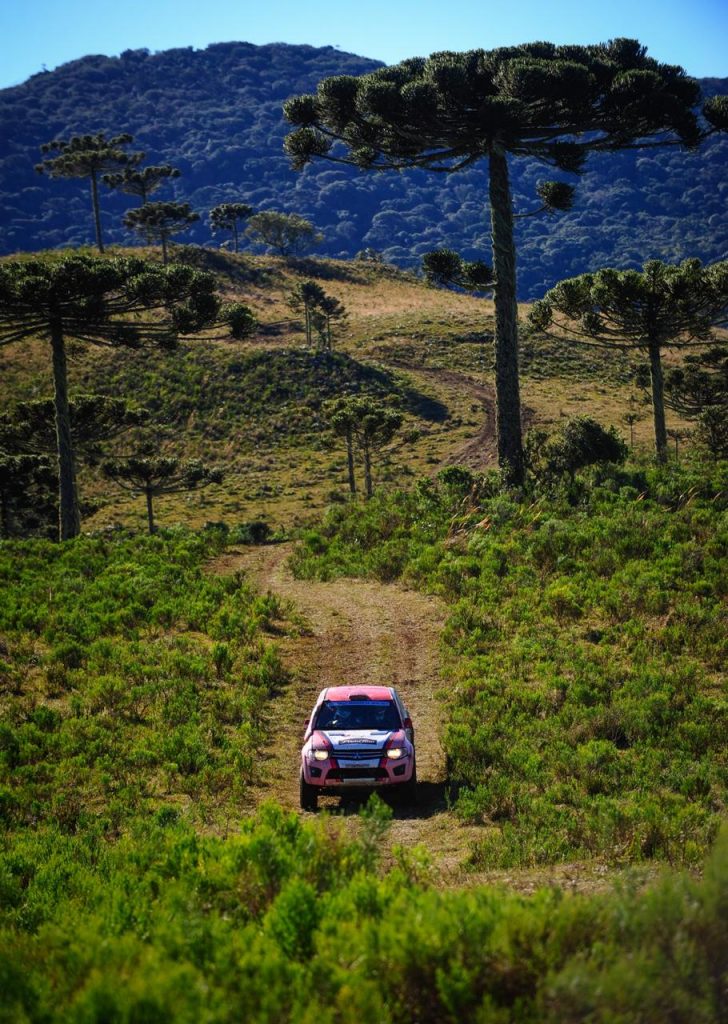 Paranaenses ficam em segundo no Rally Caminhos da Neve