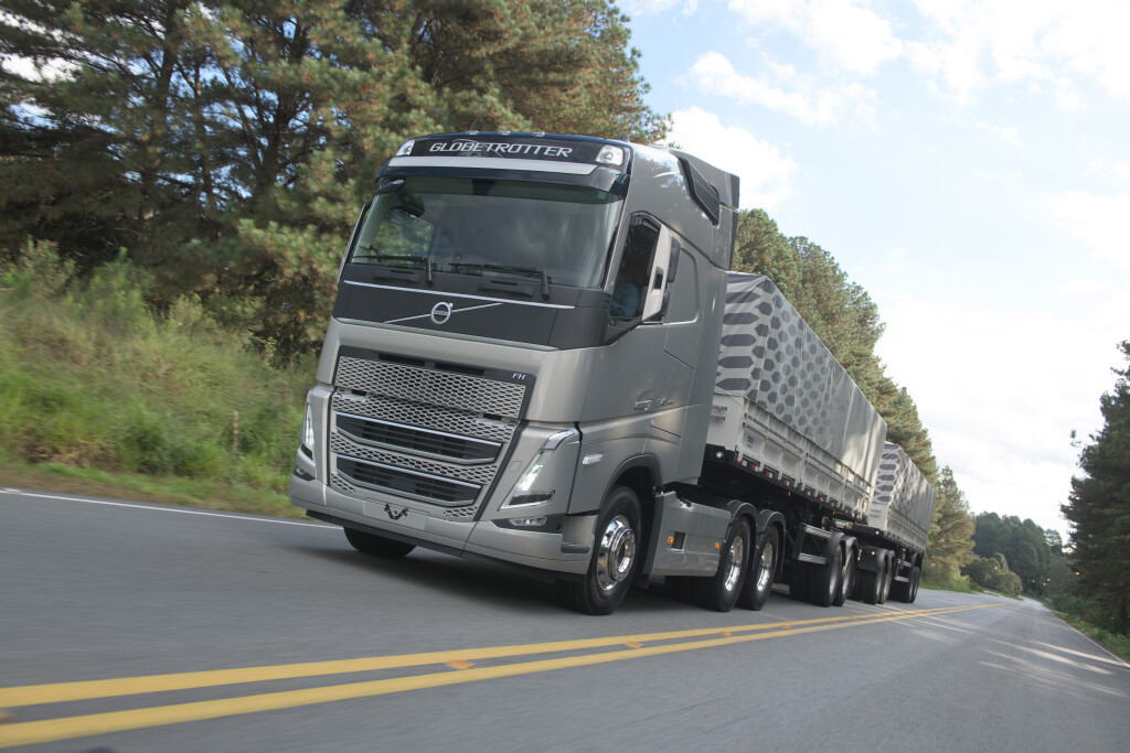 Novo Volvo FH chega ao Brasil e traz inovações para toda a linha de pesados da marca