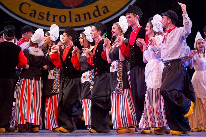 Castrolanda participa do Festival Folclórico do Paraná