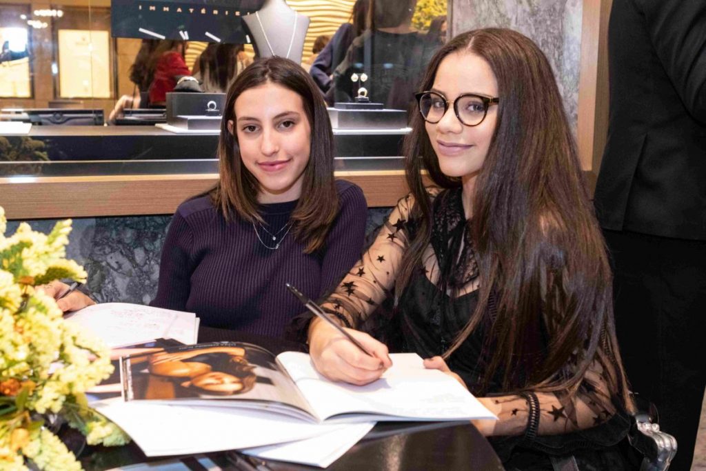 Exposição com fotos das debutantes do Graciosa em cartaz no Pátio Batel