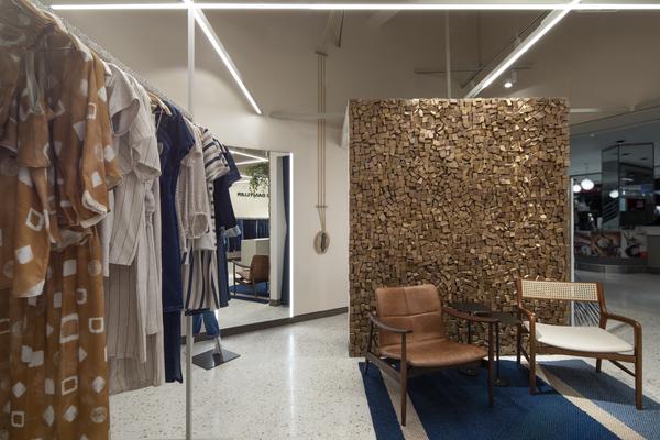 Damyller abre sua primeira flagship em Curitiba com presença de Paola Antonini