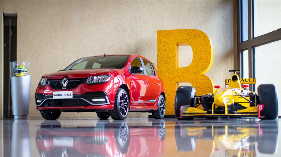 ÚLTIMO SANDERO R.S. 2.0 PRODUZIDO É INCORPORADO AO ACERVO HISTÓRICO DA RENAULT DO BRASIL