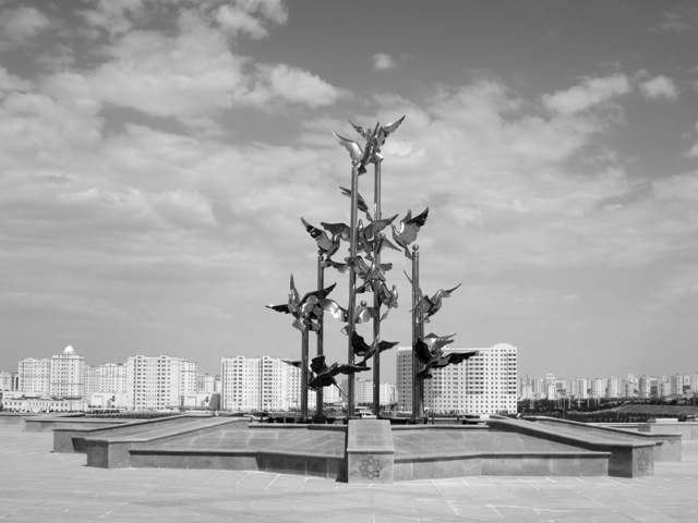 Raul Frare inaugura a exposição “Parca Hegemonia” no Museu da Fotografia