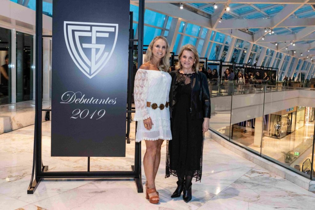 Exposição com fotos das debutantes do Graciosa em cartaz no Pátio Batel